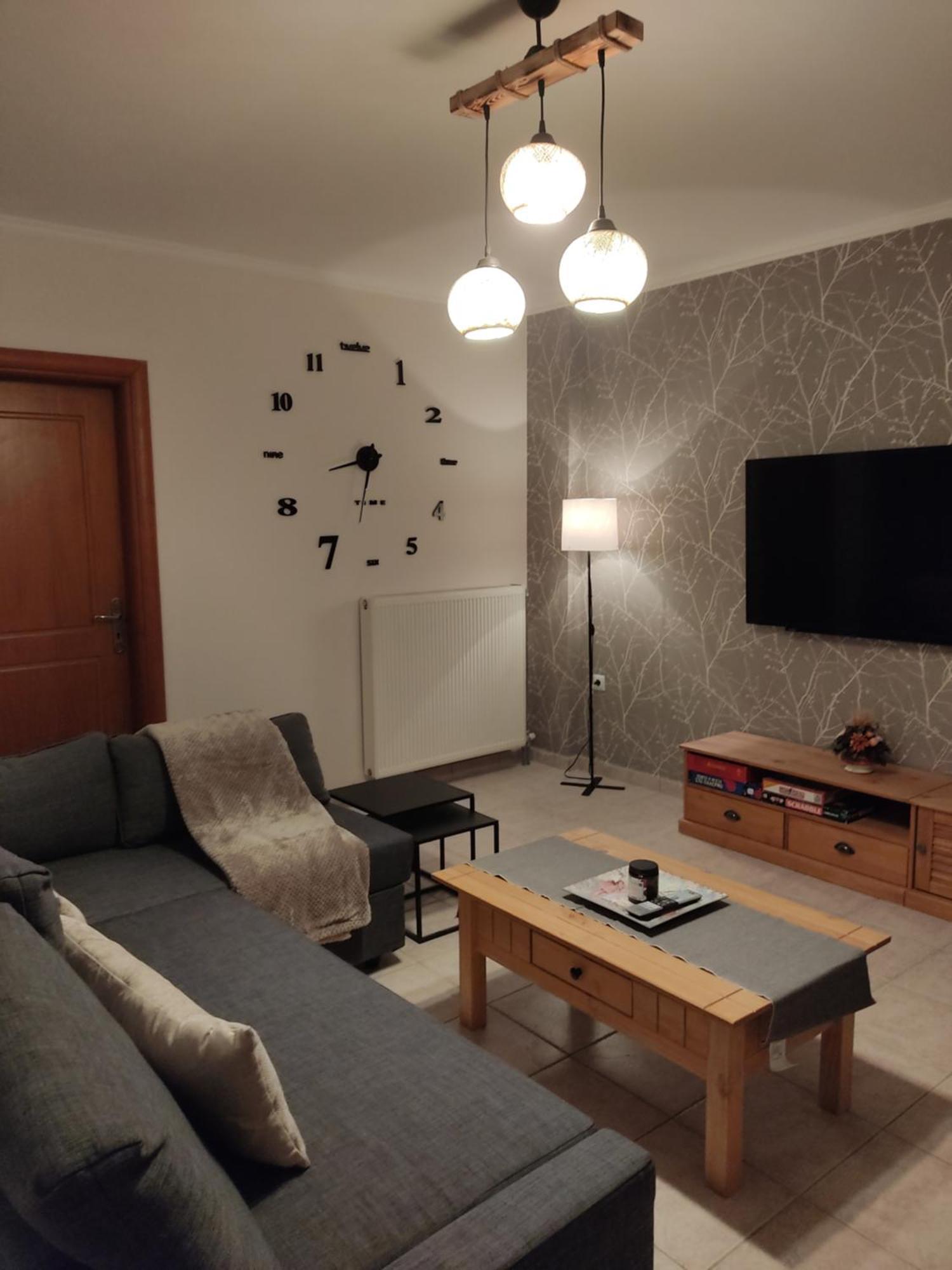 Rania'S House Apartment Aigio Bagian luar foto